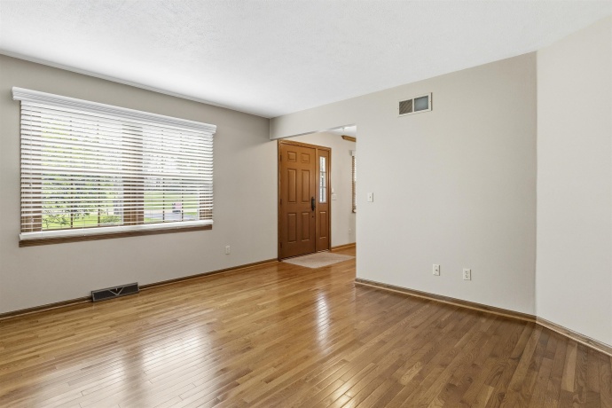 6990 Skyview, ROSCOE, Illinois 61073, 4 Bedrooms Bedrooms, ,2 BathroomsBathrooms,House,For Sale,Skyview,202602123