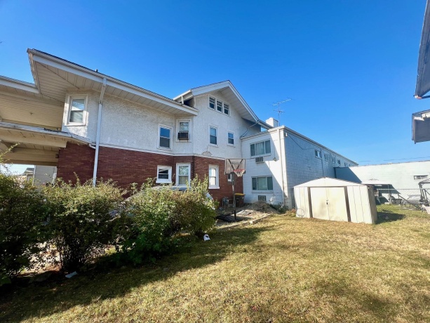 218 4, ROCKFORD, Illinois 61107, ,5+ Units,For Sale,4,202602122