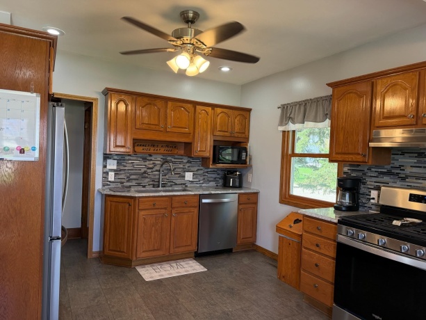 101 PACIFIC, MONROE CENTER, Illinois 61052, 3 Bedrooms Bedrooms, ,2 BathroomsBathrooms,House,For Sale,PACIFIC,202602124