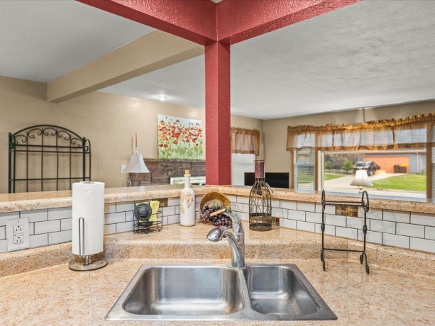 1012 Chelsea, ROCKFORD, Illinois 61107, 3 Bedrooms Bedrooms, ,2 BathroomsBathrooms,House,For Sale,Chelsea,202602129