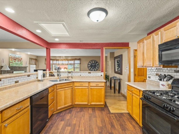 1012 Chelsea, ROCKFORD, Illinois 61107, 3 Bedrooms Bedrooms, ,2 BathroomsBathrooms,House,For Sale,Chelsea,202602129