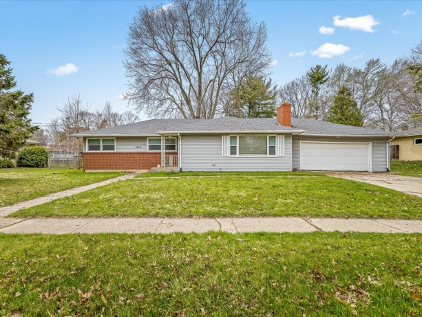 1012 Chelsea, ROCKFORD, Illinois 61107, 3 Bedrooms Bedrooms, ,2 BathroomsBathrooms,House,For Sale,Chelsea,202602129