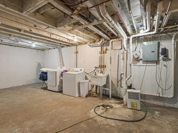 1012 Chelsea, ROCKFORD, Illinois 61107, 3 Bedrooms Bedrooms, ,2 BathroomsBathrooms,House,For Sale,Chelsea,202602129