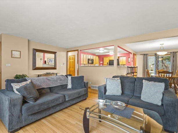 1012 Chelsea, ROCKFORD, Illinois 61107, 3 Bedrooms Bedrooms, ,2 BathroomsBathrooms,House,For Sale,Chelsea,202602129