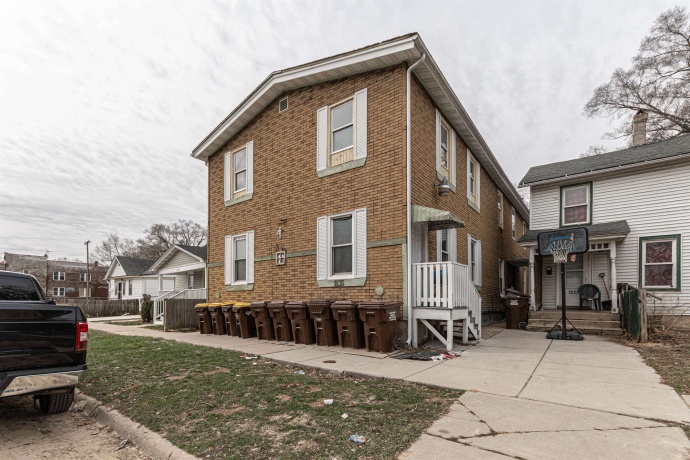 1235 Court, ROCKFORD, Illinois 61102, ,3 - 4 Units,For Sale,Court,202601690
