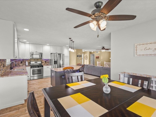 1774 Gainsboro, LAKE SUMMERSET, Illinois 61019, 4 Bedrooms Bedrooms, ,3 BathroomsBathrooms,House,For Sale,Gainsboro,202602140