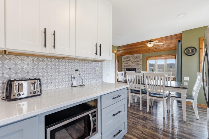 6 Bob-O-Link, GALENA, Illinois 61036, 3 Bedrooms Bedrooms, ,2 BathroomsBathrooms,House,For Sale,Bob-O-Link,202602145