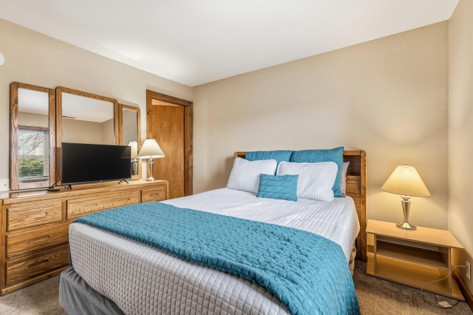 6 Bob-O-Link, GALENA, Illinois 61036, 3 Bedrooms Bedrooms, ,2 BathroomsBathrooms,House,For Sale,Bob-O-Link,202602145