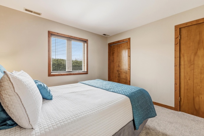 6 Bob-O-Link, GALENA, Illinois 61036, 3 Bedrooms Bedrooms, ,2 BathroomsBathrooms,House,For Sale,Bob-O-Link,202602145