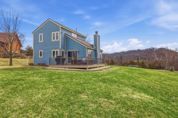 6 Bob-O-Link, GALENA, Illinois 61036, 3 Bedrooms Bedrooms, ,2 BathroomsBathrooms,House,For Sale,Bob-O-Link,202602145