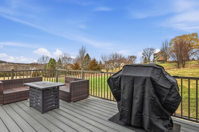 6 Bob-O-Link, GALENA, Illinois 61036, 3 Bedrooms Bedrooms, ,2 BathroomsBathrooms,House,For Sale,Bob-O-Link,202602145