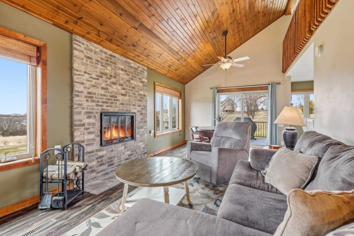 6 Bob-O-Link, GALENA, Illinois 61036, 3 Bedrooms Bedrooms, ,2 BathroomsBathrooms,House,For Sale,Bob-O-Link,202602145