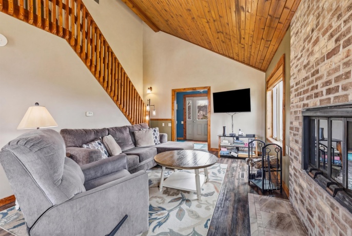 6 Bob-O-Link, GALENA, Illinois 61036, 3 Bedrooms Bedrooms, ,2 BathroomsBathrooms,House,For Sale,Bob-O-Link,202602145