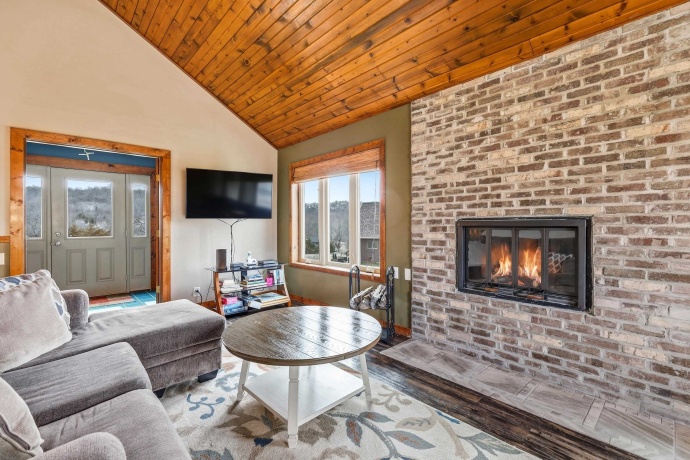 6 Bob-O-Link, GALENA, Illinois 61036, 3 Bedrooms Bedrooms, ,2 BathroomsBathrooms,House,For Sale,Bob-O-Link,202602145