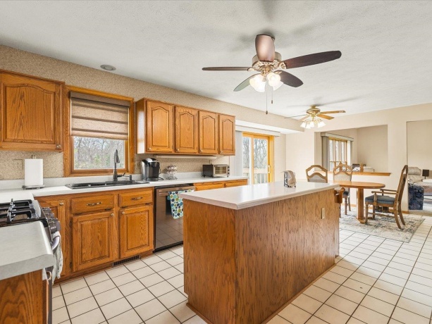 2615 Sioux, ROCKFORD, Illinois 61109, 3 Bedrooms Bedrooms, ,2 BathroomsBathrooms,House,For Sale,Sioux,202602148