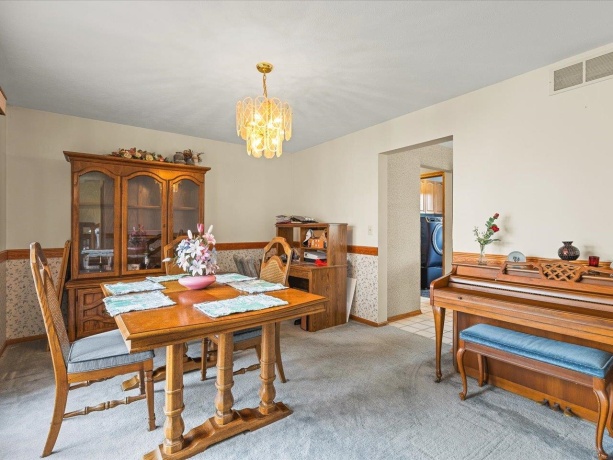 2615 Sioux, ROCKFORD, Illinois 61109, 3 Bedrooms Bedrooms, ,2 BathroomsBathrooms,House,For Sale,Sioux,202602148