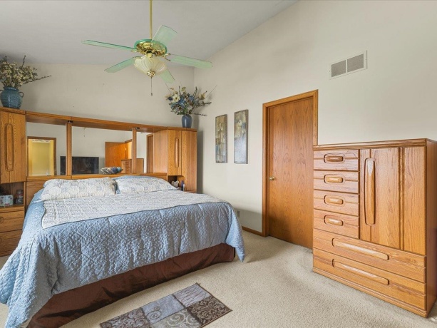 2615 Sioux, ROCKFORD, Illinois 61109, 3 Bedrooms Bedrooms, ,2 BathroomsBathrooms,House,For Sale,Sioux,202602148