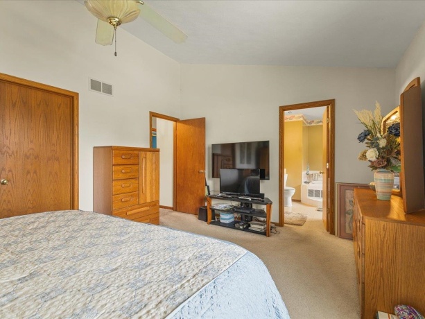 2615 Sioux, ROCKFORD, Illinois 61109, 3 Bedrooms Bedrooms, ,2 BathroomsBathrooms,House,For Sale,Sioux,202602148