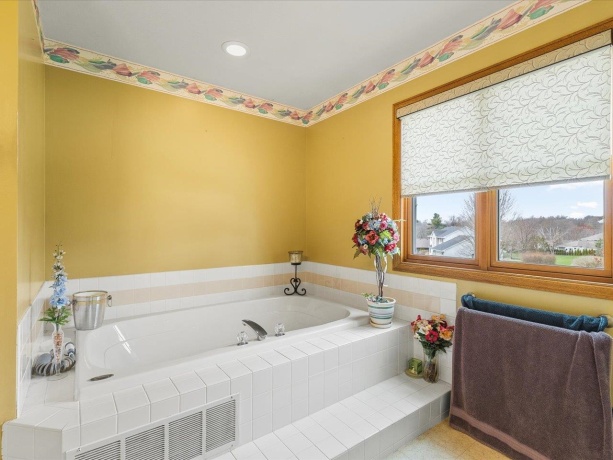 2615 Sioux, ROCKFORD, Illinois 61109, 3 Bedrooms Bedrooms, ,2 BathroomsBathrooms,House,For Sale,Sioux,202602148