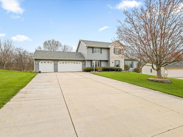 2615 Sioux, ROCKFORD, Illinois 61109, 3 Bedrooms Bedrooms, ,2 BathroomsBathrooms,House,For Sale,Sioux,202602148