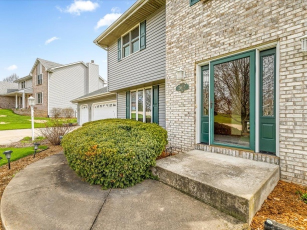 2615 Sioux, ROCKFORD, Illinois 61109, 3 Bedrooms Bedrooms, ,2 BathroomsBathrooms,House,For Sale,Sioux,202602148