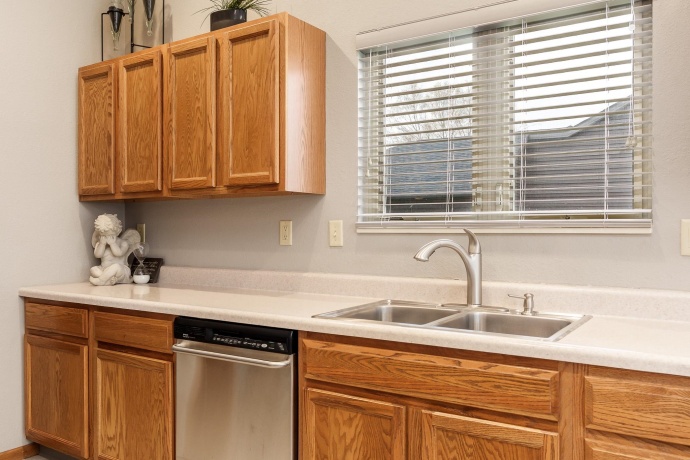 6465 Corinas, ROCKFORD, Illinois 61103, 3 Bedrooms Bedrooms, ,2 BathroomsBathrooms,House,For Sale,Corinas,202602150