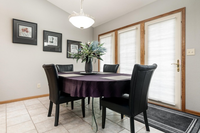 6465 Corinas, ROCKFORD, Illinois 61103, 3 Bedrooms Bedrooms, ,2 BathroomsBathrooms,House,For Sale,Corinas,202602150