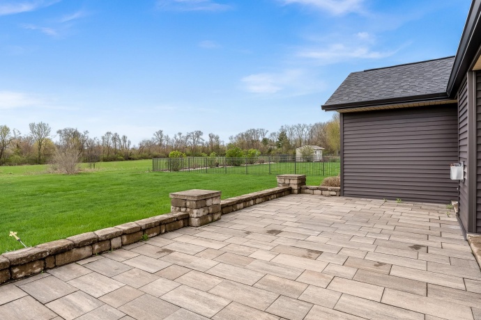 6465 Corinas, ROCKFORD, Illinois 61103, 3 Bedrooms Bedrooms, ,2 BathroomsBathrooms,House,For Sale,Corinas,202602150