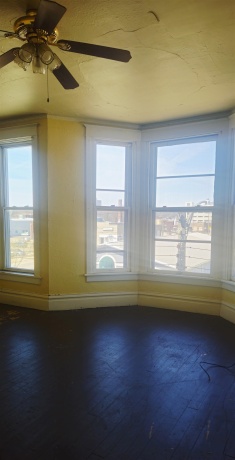 211 Stephenson, FREEPORT, Illinois 61032, ,5+ Units,For Sale,Stephenson,202602154