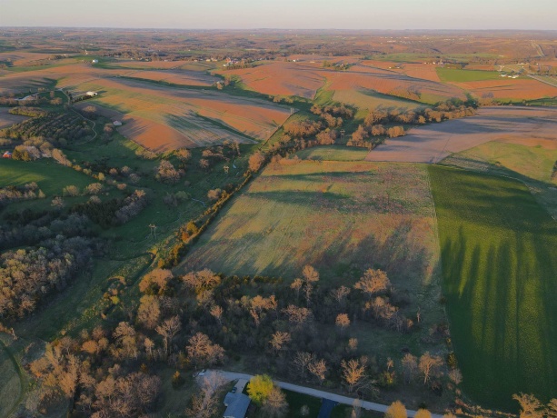 15700 Imbus Lane, EAST DUBUQUE, Illinois 61025, 2 Bedrooms Bedrooms, ,1 BathroomBathrooms,Farm,For Sale,Imbus Lane,202602159