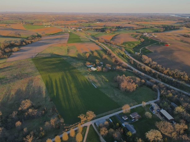 15700 Imbus Lane, EAST DUBUQUE, Illinois 61025, 2 Bedrooms Bedrooms, ,1 BathroomBathrooms,Farm,For Sale,Imbus Lane,202602159