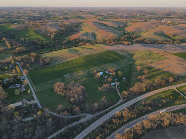 15700 Imbus Lane, EAST DUBUQUE, Illinois 61025, 2 Bedrooms Bedrooms, ,1 BathroomBathrooms,Farm,For Sale,Imbus Lane,202602159