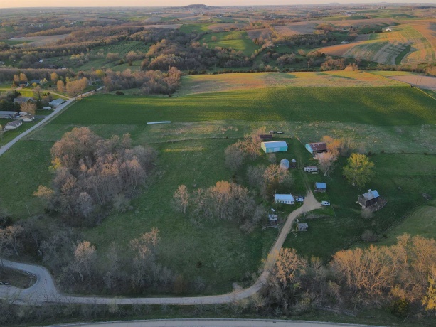 15700 Imbus Lane, EAST DUBUQUE, Illinois 61025, 2 Bedrooms Bedrooms, ,1 BathroomBathrooms,Farm,For Sale,Imbus Lane,202602159