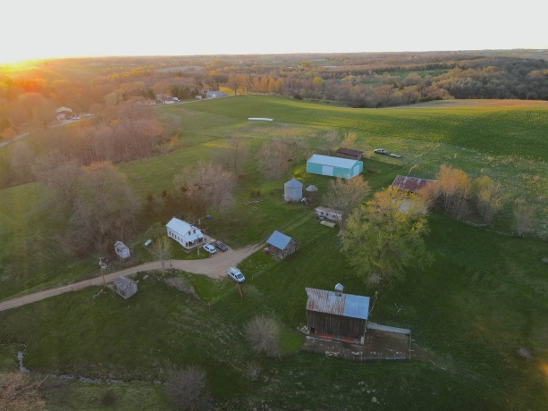 15700 Imbus Lane, EAST DUBUQUE, Illinois 61025, 2 Bedrooms Bedrooms, ,1 BathroomBathrooms,Farm,For Sale,Imbus Lane,202602159