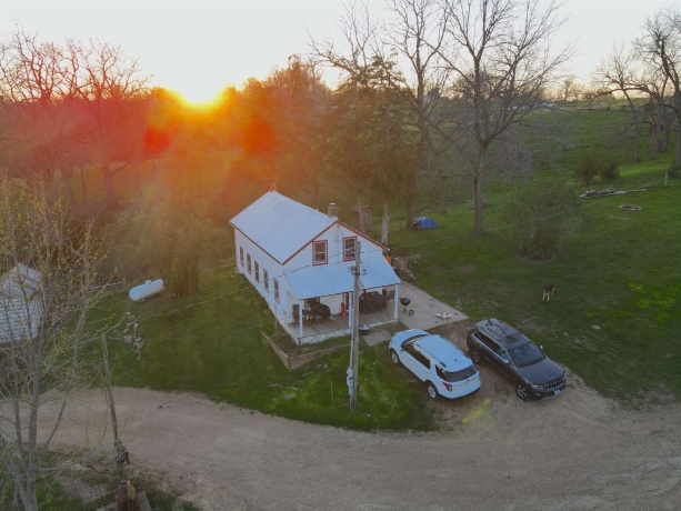 15700 Imbus Lane, EAST DUBUQUE, Illinois 61025, 2 Bedrooms Bedrooms, ,1 BathroomBathrooms,Farm,For Sale,Imbus Lane,202602159