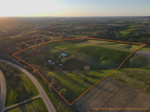 15700 Imbus Lane, EAST DUBUQUE, Illinois 61025, 2 Bedrooms Bedrooms, ,1 BathroomBathrooms,Farm,For Sale,Imbus Lane,202602159