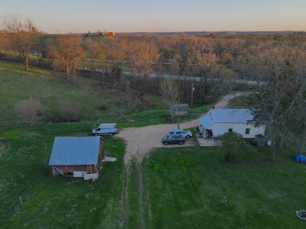 15700 Imbus Lane, EAST DUBUQUE, Illinois 61025, 2 Bedrooms Bedrooms, ,1 BathroomBathrooms,Farm,For Sale,Imbus Lane,202602159