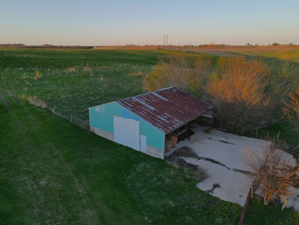 15700 Imbus Lane, EAST DUBUQUE, Illinois 61025, 2 Bedrooms Bedrooms, ,1 BathroomBathrooms,Farm,For Sale,Imbus Lane,202602159