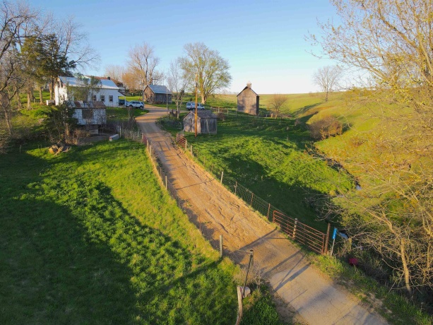 15700 Imbus Lane, EAST DUBUQUE, Illinois 61025, 2 Bedrooms Bedrooms, ,1 BathroomBathrooms,Farm,For Sale,Imbus Lane,202602159