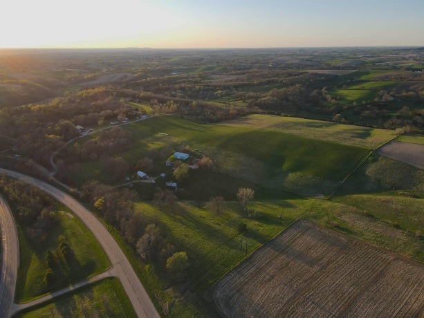 15700 Imbus Lane, EAST DUBUQUE, Illinois 61025, 2 Bedrooms Bedrooms, ,1 BathroomBathrooms,Farm,For Sale,Imbus Lane,202602159