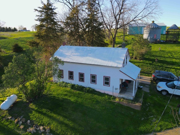 15700 Imbus Lane, EAST DUBUQUE, Illinois 61025, 2 Bedrooms Bedrooms, ,1 BathroomBathrooms,Farm,For Sale,Imbus Lane,202602159