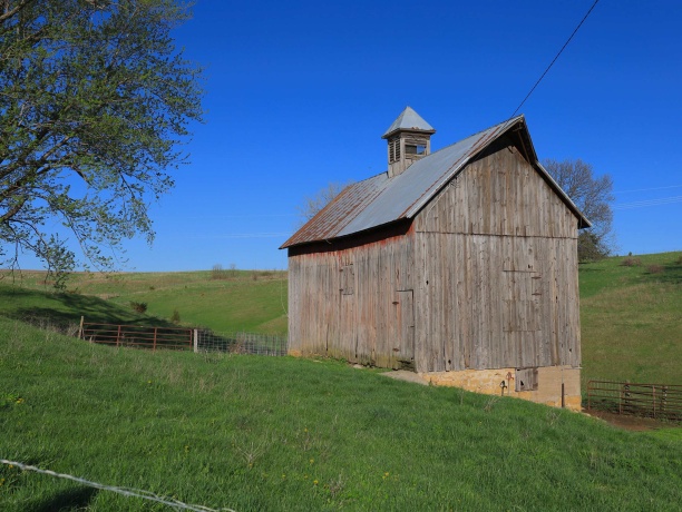 15700 Imbus Lane, EAST DUBUQUE, Illinois 61025, 2 Bedrooms Bedrooms, ,1 BathroomBathrooms,Farm,For Sale,Imbus Lane,202602159