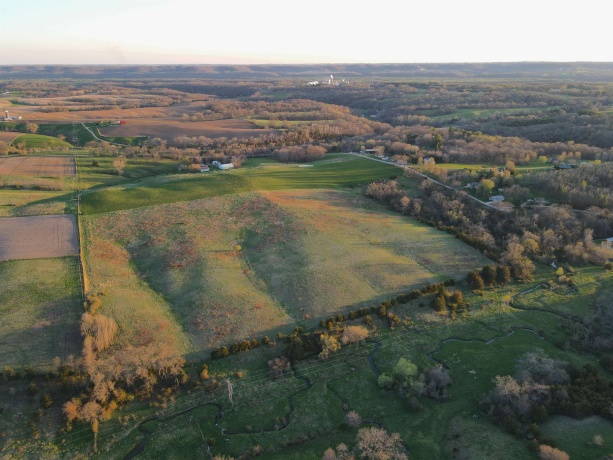 15700 Imbus Lane, EAST DUBUQUE, Illinois 61025, 2 Bedrooms Bedrooms, ,1 BathroomBathrooms,Farm,For Sale,Imbus Lane,202602159