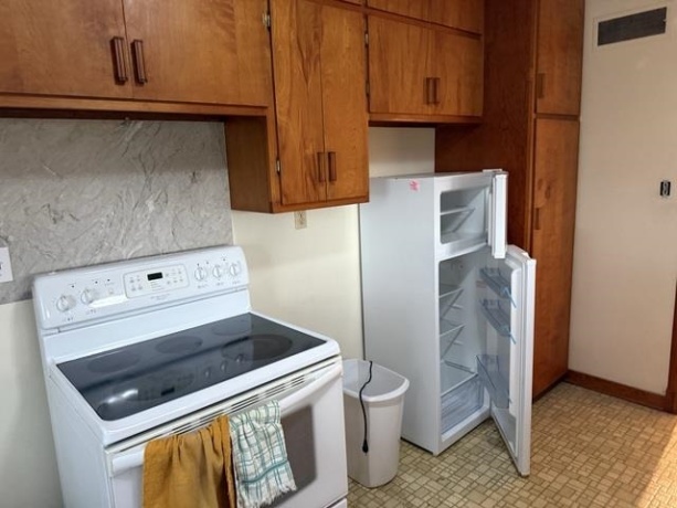 827 3450th, Utica, Illinois 61373, 3 Bedrooms Bedrooms, ,1 BathroomBathrooms,House,For Sale,3450th,202602168