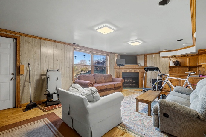 115 Windmill, ELIZABETH, Illinois 61028, 5 Bedrooms Bedrooms, ,3 BathroomsBathrooms,Farm,For Sale,Windmill,202602170