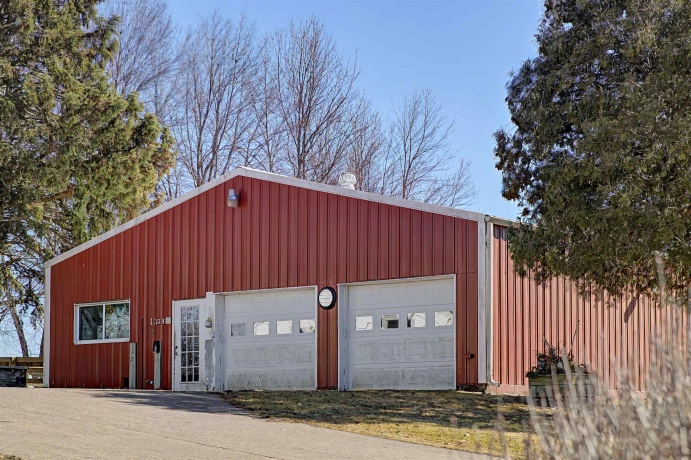 115 Windmill, ELIZABETH, Illinois 61028, 5 Bedrooms Bedrooms, ,3 BathroomsBathrooms,Farm,For Sale,Windmill,202602170