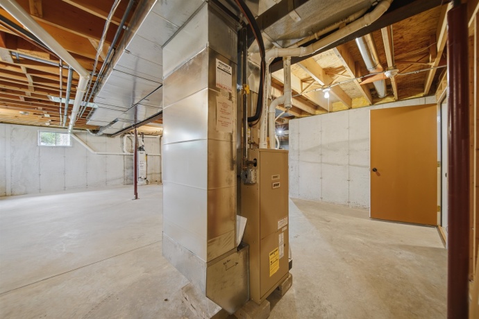 307 Portage, DIXON, Illinois 61021, 3 Bedrooms Bedrooms, ,2 BathroomsBathrooms,House,For Sale,Portage,202602176