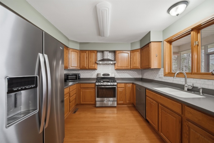 307 Portage, DIXON, Illinois 61021, 3 Bedrooms Bedrooms, ,2 BathroomsBathrooms,House,For Sale,Portage,202602176