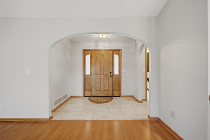 307 Portage, DIXON, Illinois 61021, 3 Bedrooms Bedrooms, ,2 BathroomsBathrooms,House,For Sale,Portage,202602176