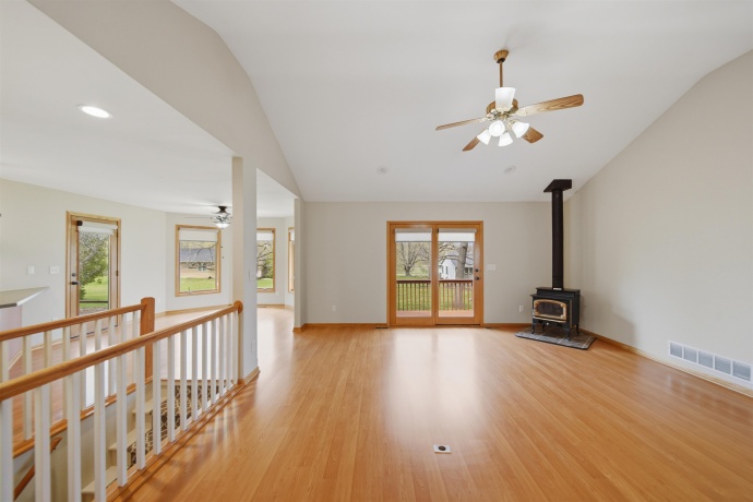 307 Portage, DIXON, Illinois 61021, 3 Bedrooms Bedrooms, ,2 BathroomsBathrooms,House,For Sale,Portage,202602176